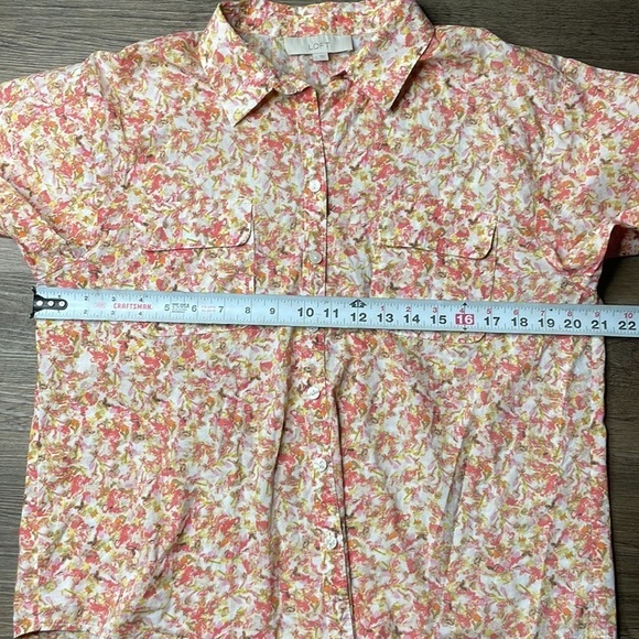 Ann Taylor Loft Women’s Collared Button Down Floral Blouse, size Large - Picture 7 of 9